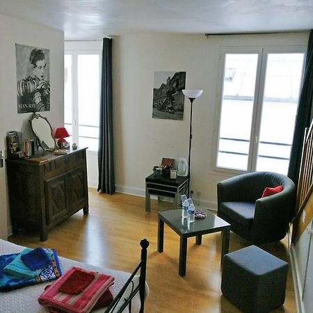 パリ シャンブルドット デ ザルティスト Bed & Breakfast エクステリア 写真