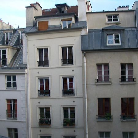 パリ シャンブルドット デ ザルティスト Bed & Breakfast エクステリア 写真